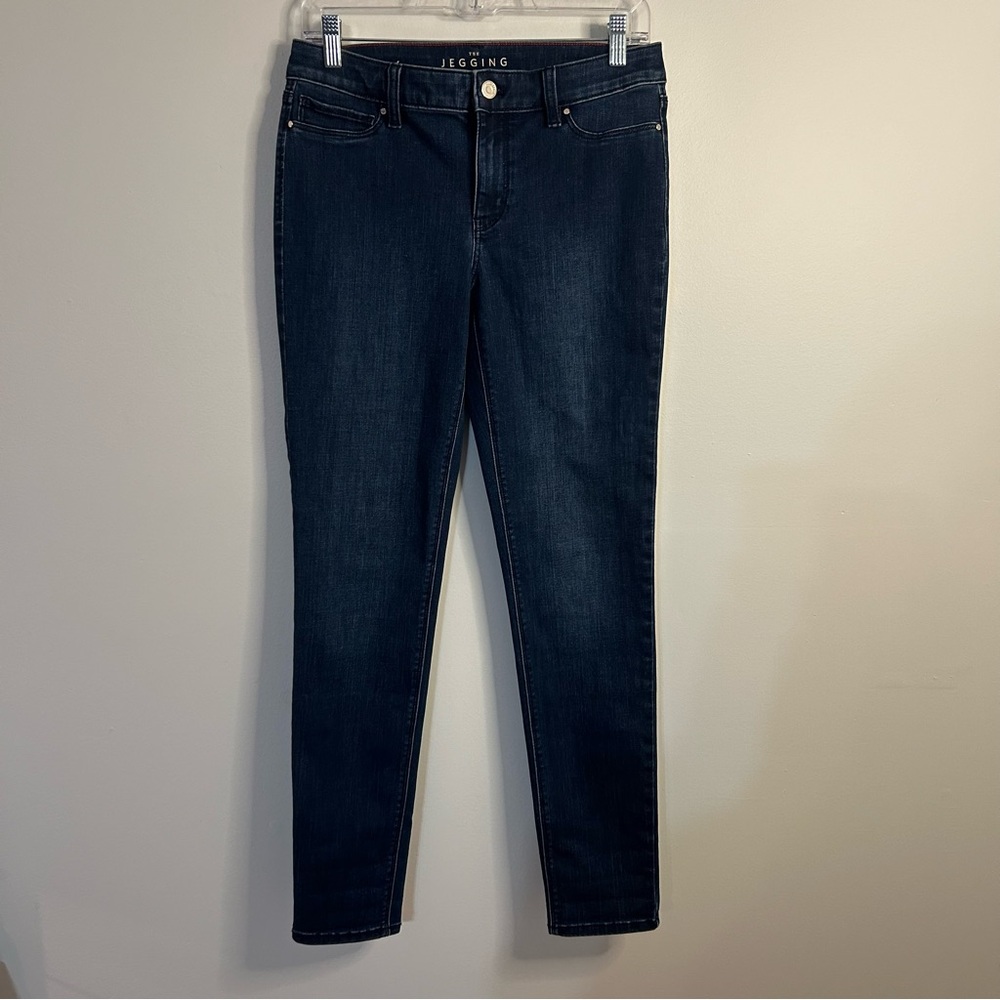 NWOT White House Black Market The Jegging Jeans Dark Wash Size 4